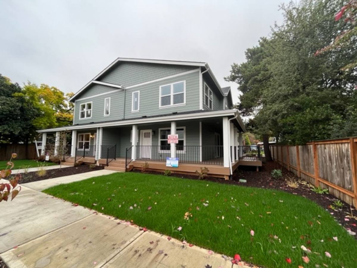 Townhouse for rent at 310 S River, Newberg, OR 97132
