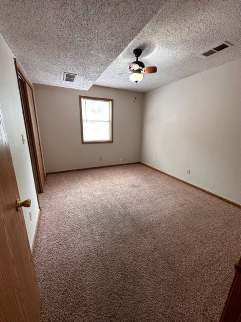 Apartment for rent at 822 E Prairie Hill Dr, Warrensburg, MO 64093