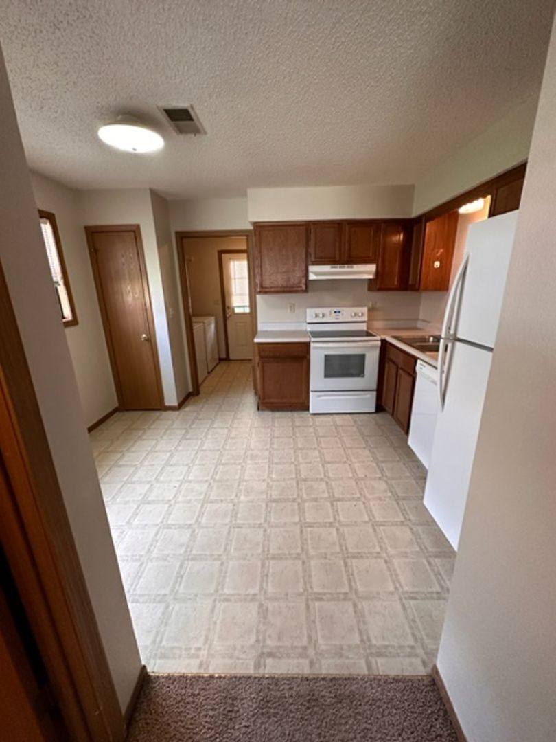 Apartment for rent at 822 E Prairie Hill Dr, Warrensburg, MO 64093
