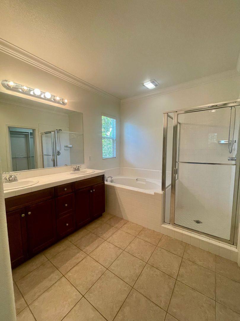 Townhouse for rent at 1518 Valencia Ave, Tustin, CA 92782