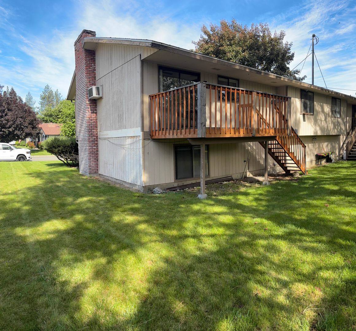 Apartment for rent at 2417-19 S Glenn Rd, Spokane, WA 99206