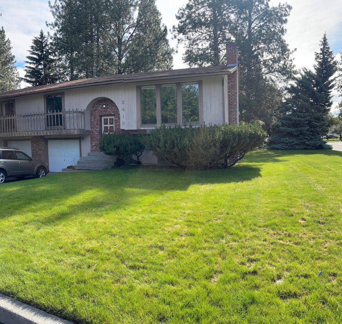 Apartment for rent at 2417-19 S Glenn Rd, Spokane, WA 99206