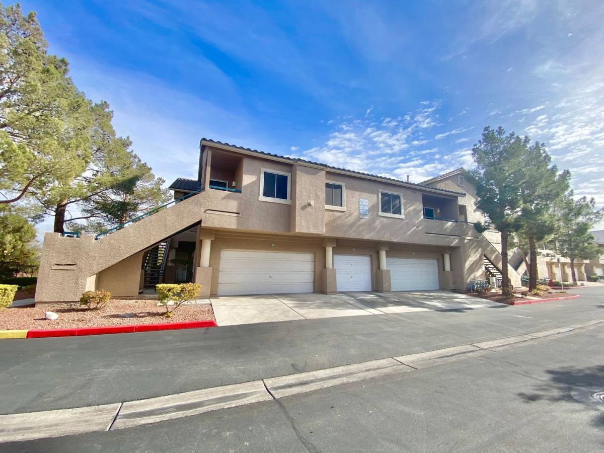 Condo for rent at 2000 Turquoise Ridge, Las Vegas, NV 89117