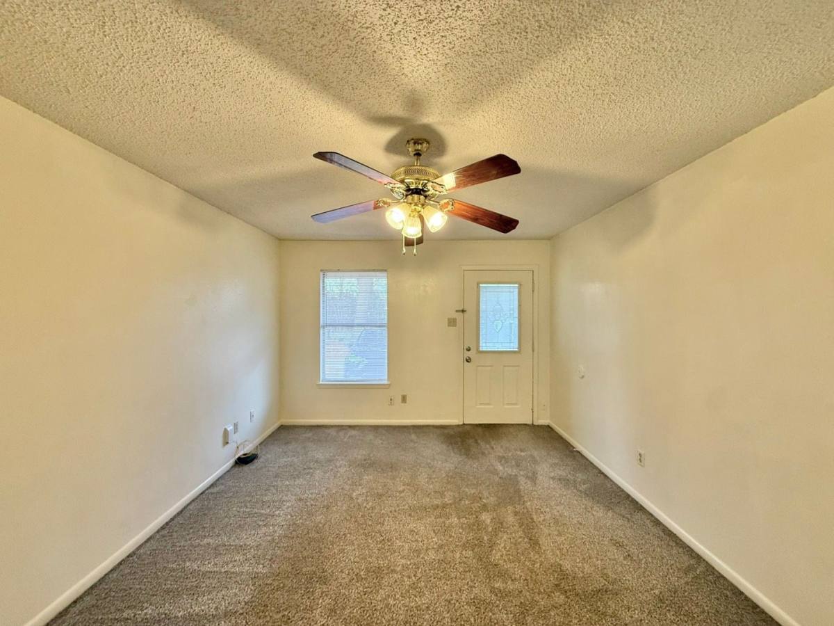 Townhouse for rent at 1708 Alpine Rd, Longview, TX 75601
