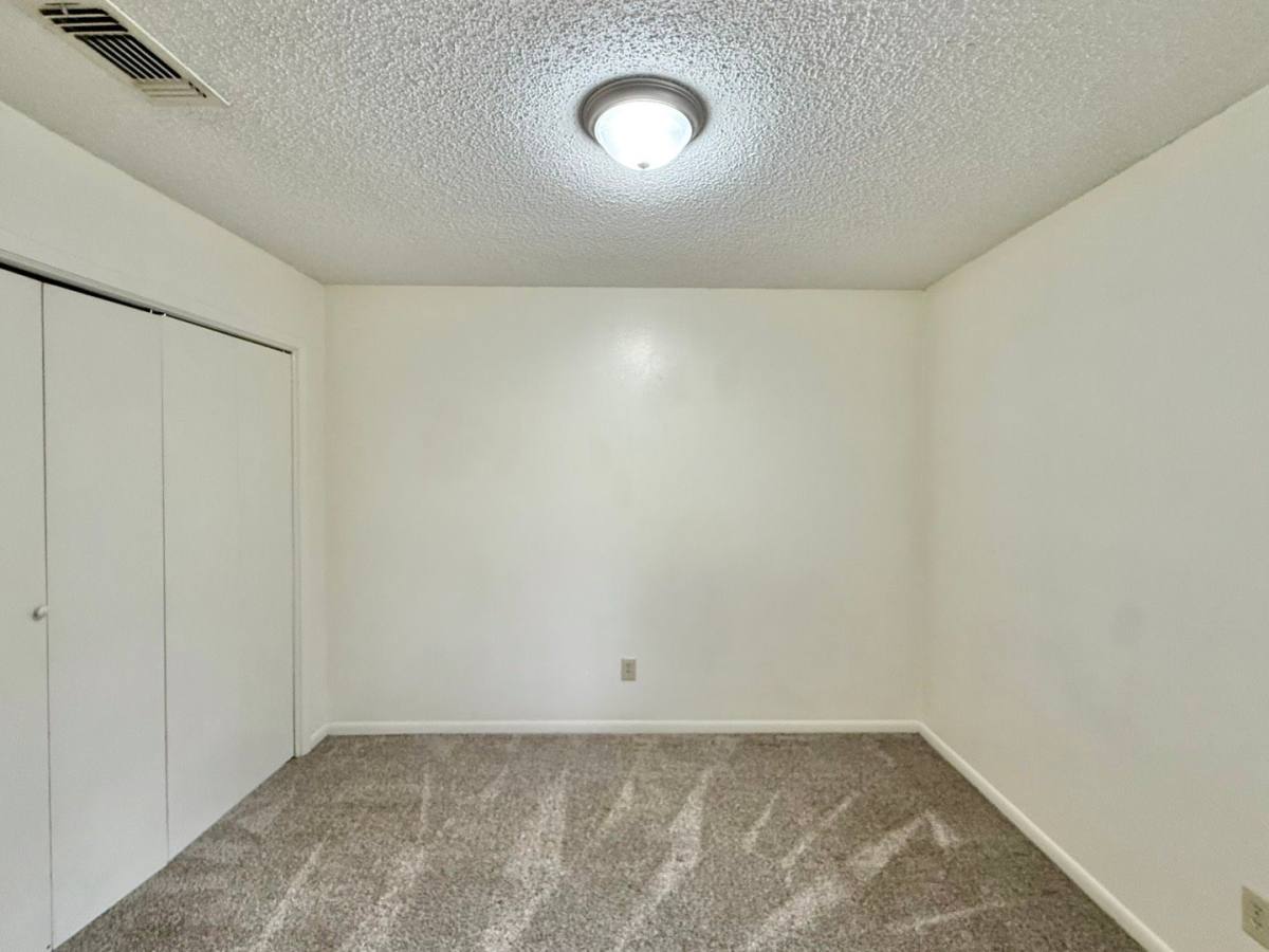 Townhouse for rent at 1708 Alpine Rd, Longview, TX 75601