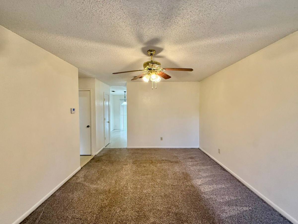 Townhouse for rent at 1708 Alpine Rd, Longview, TX 75601