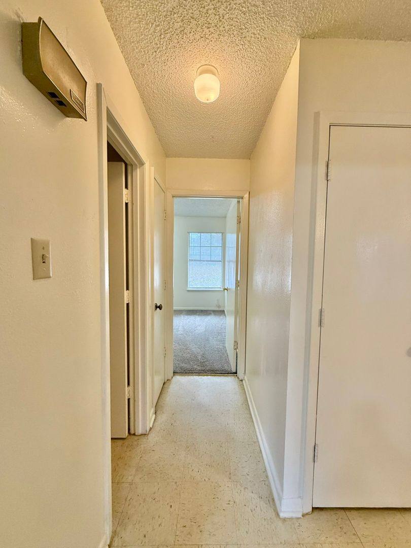 Townhouse for rent at 1708 Alpine Rd, Longview, TX 75601