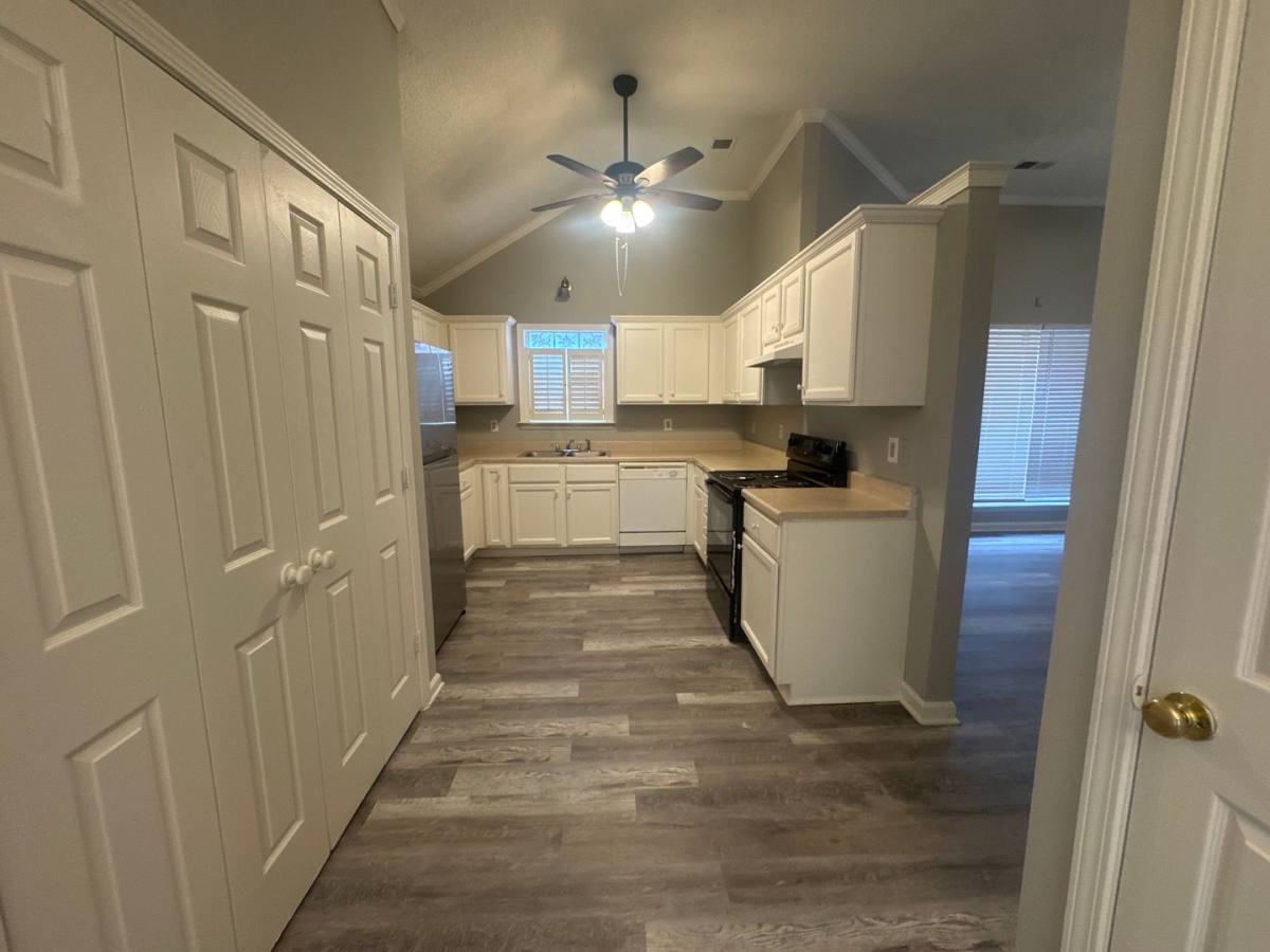 House for rent at 615 Ashley Glen Circle Dr, Cordova, TN 38018