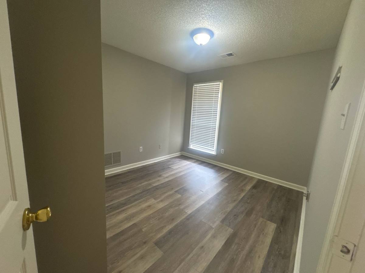 House for rent at 615 Ashley Glen Circle Dr, Cordova, TN 38018