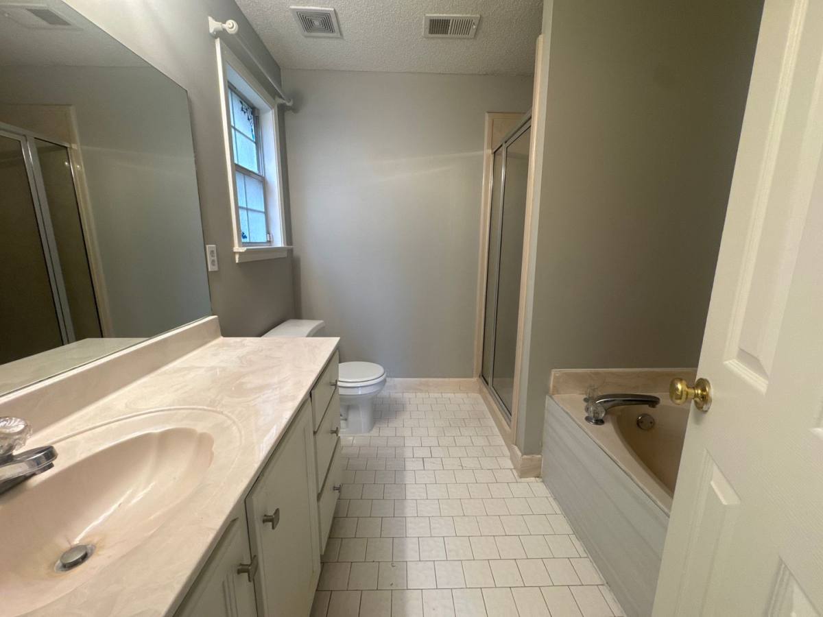 House for rent at 615 Ashley Glen Circle Dr, Cordova, TN 38018