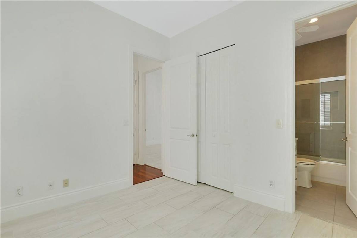Townhouse for rent at 180 NE 6th Ave, Delray Beach, FL 33483