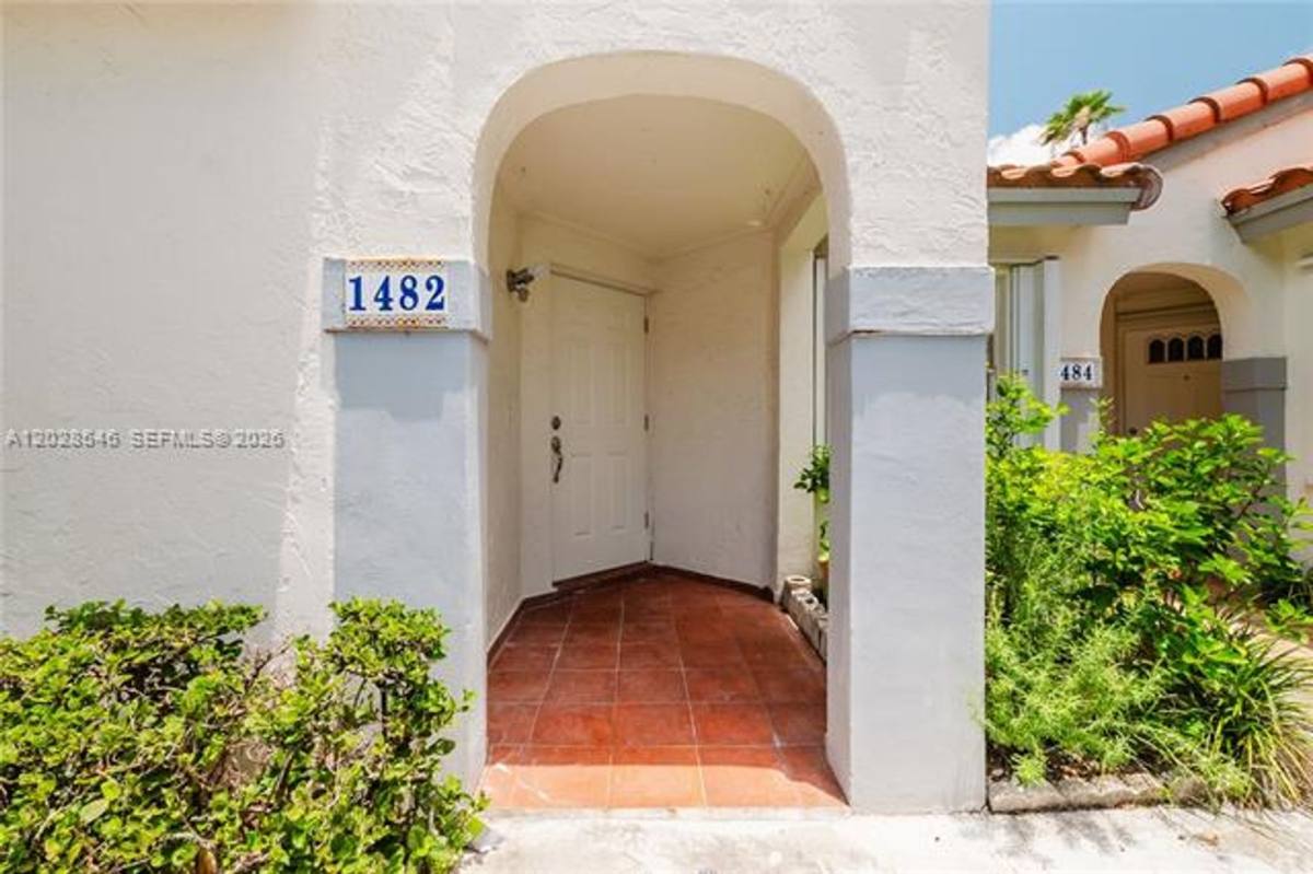 House for rent at 1482 Springside Dr, Fort Lauderdale, FL 33326