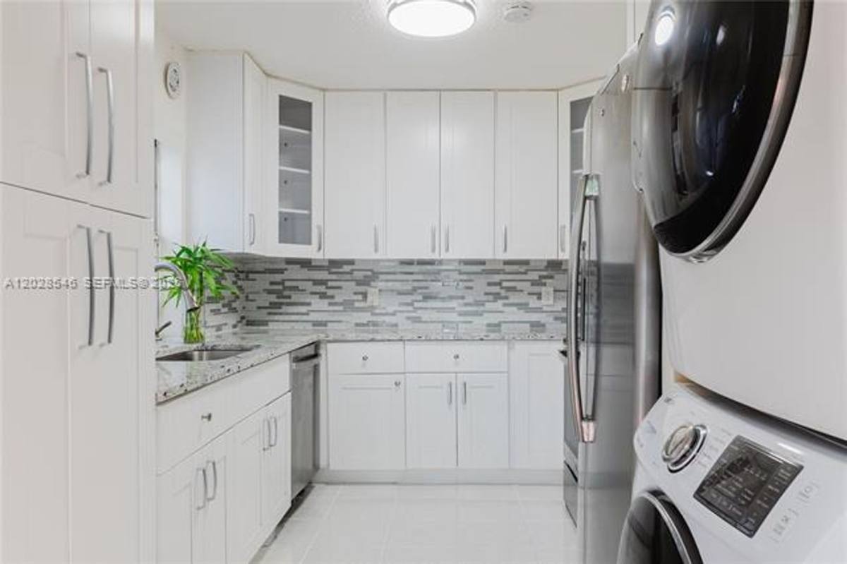 House for rent at 1482 Springside Dr, Fort Lauderdale, FL 33326