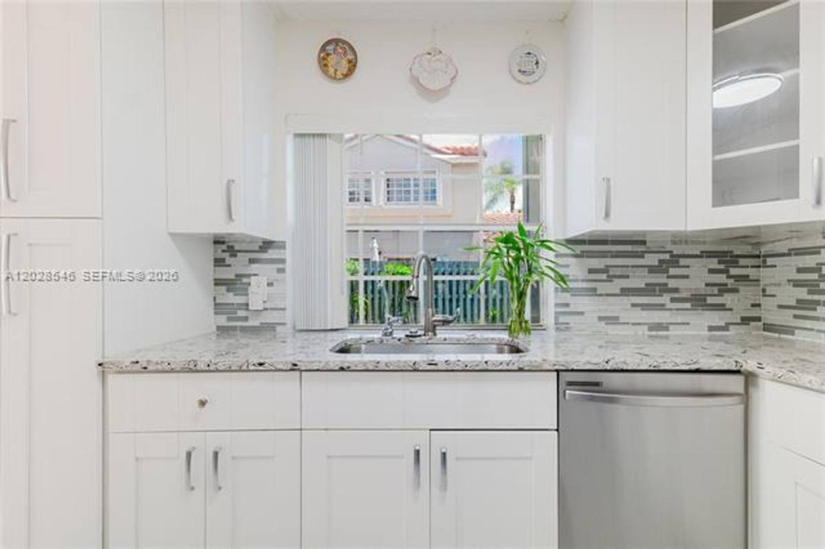House for rent at 1482 Springside Dr, Fort Lauderdale, FL 33326