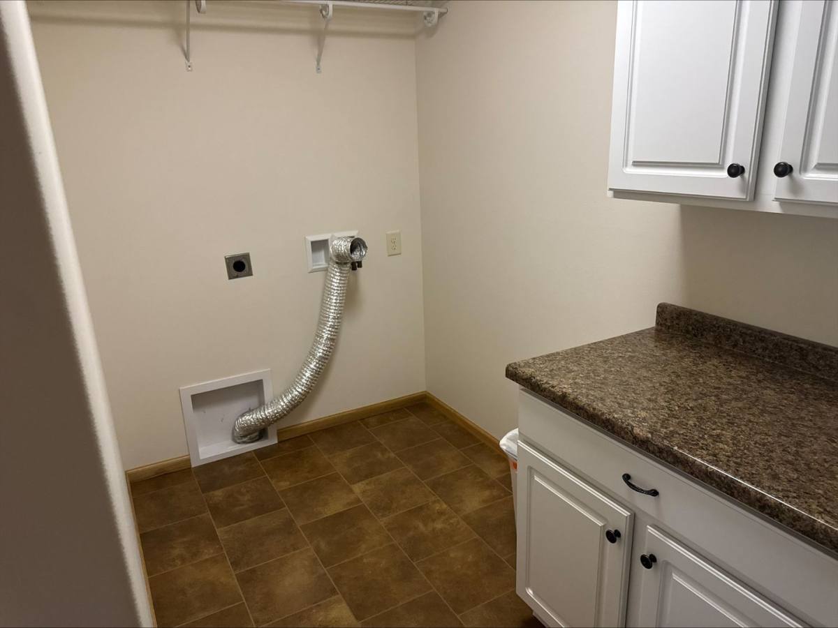 House for rent at 1329 Pinecrest Lane, Onalaska, WI 54650