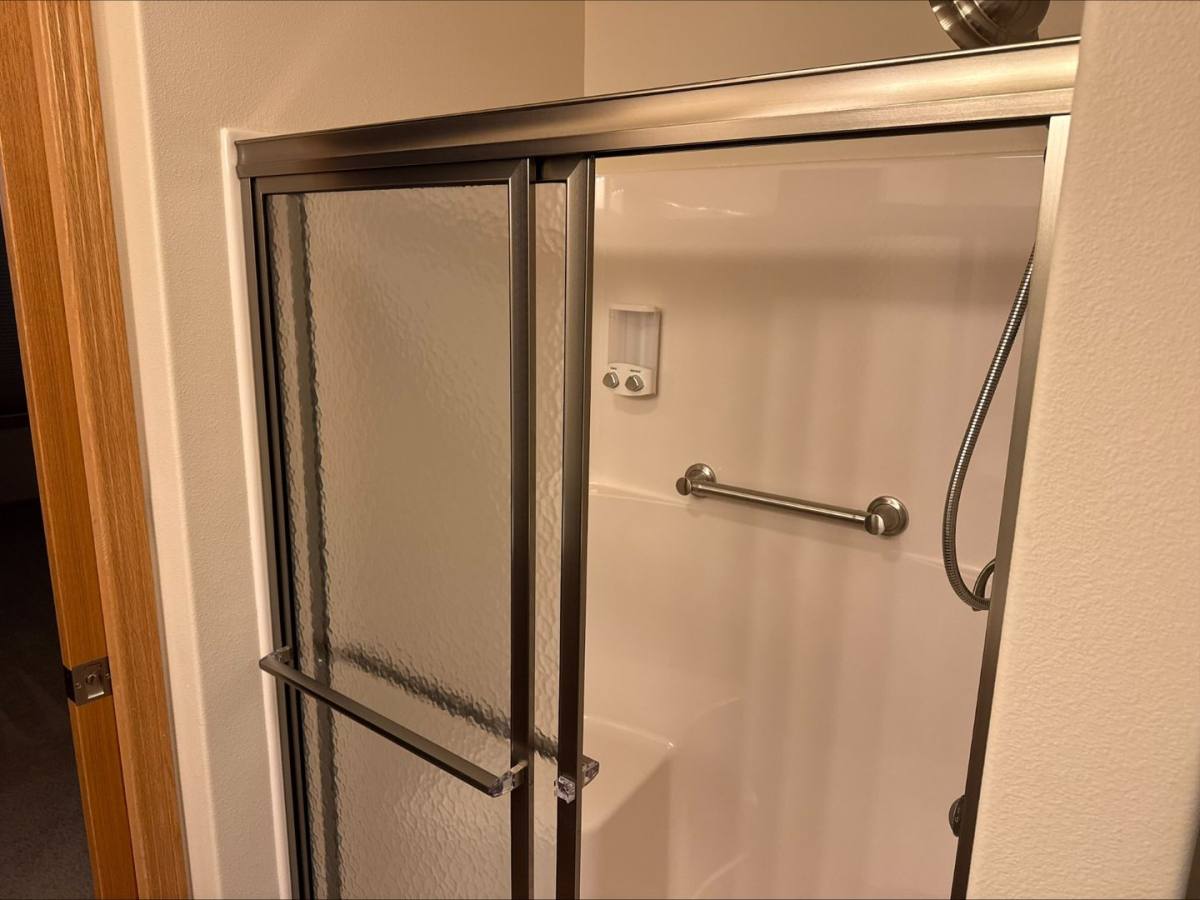 House for rent at 1329 Pinecrest Lane, Onalaska, WI 54650