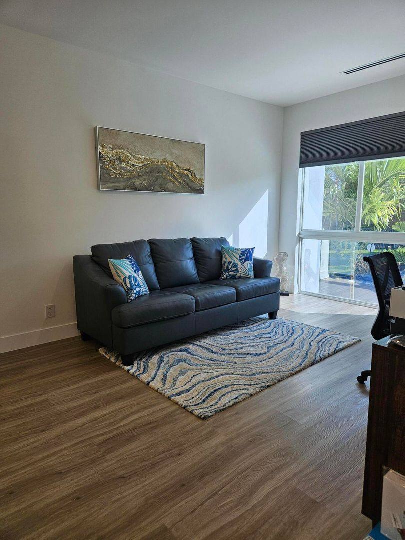 Townhouse for rent at 2275 SE 7th St, Pompano Beach, FL 33062