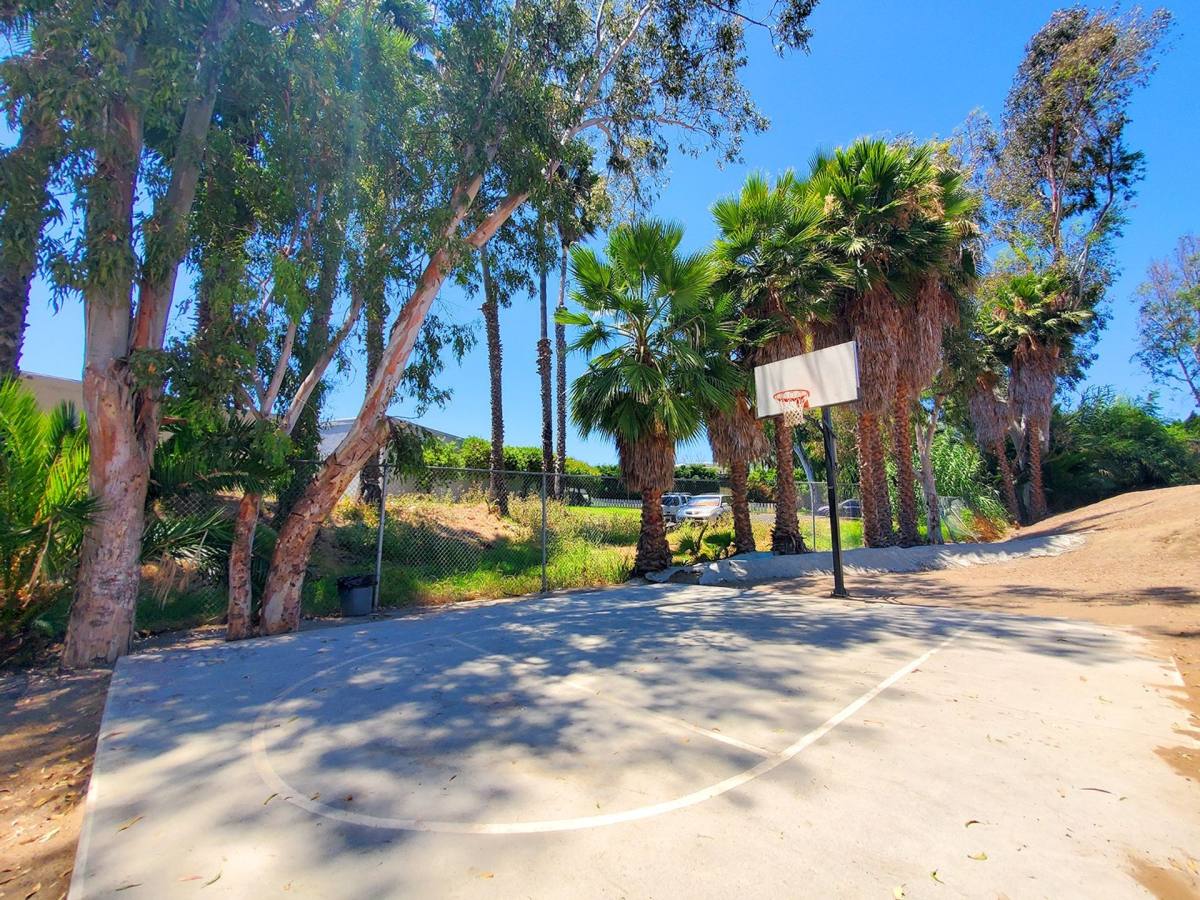 Apartment for rent at 246 N Emerald Dr, Vista, CA 92083