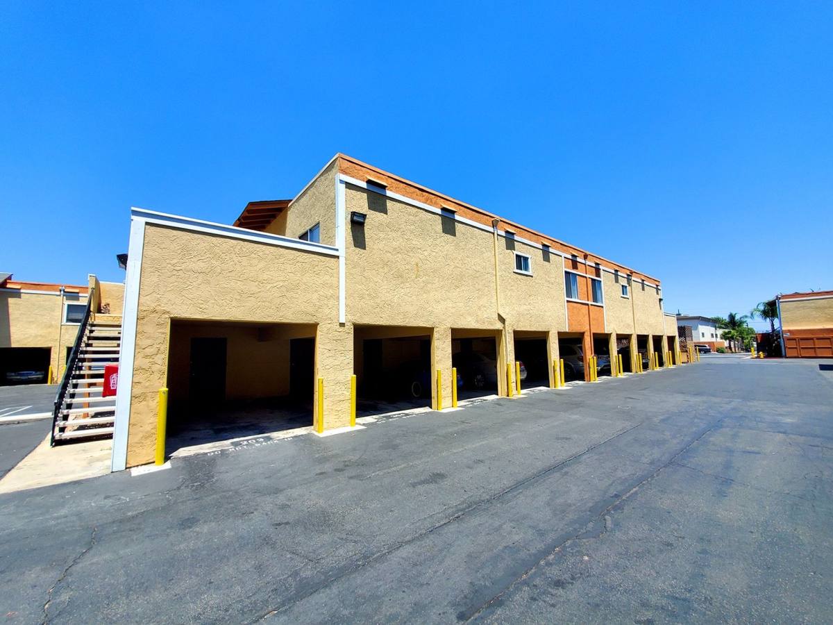 Apartment for rent at 246 N Emerald Dr, Vista, CA 92083