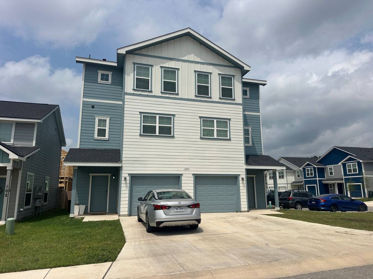 Townhouse for rent at 13351 Rowdy Cove, San Antonio, TX 78249