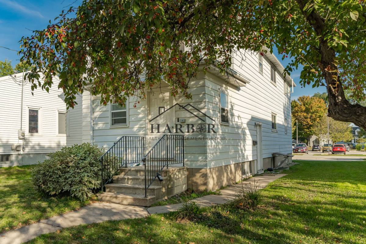 Apartment for rent at 23 8th St NW #2, Rochester, MN 55901
