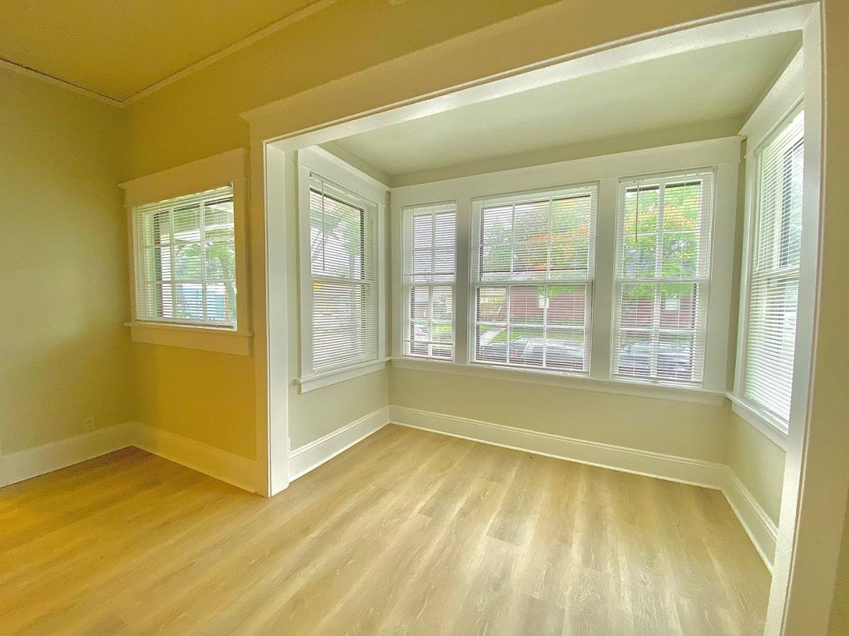 Apartment for rent at 425 NE 70th, Portland, OR 97213