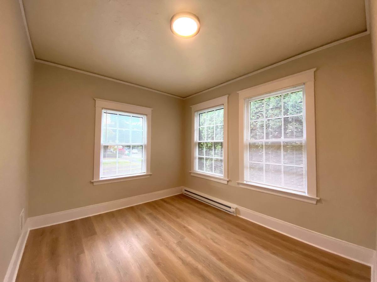 Apartment for rent at 425 NE 70th, Portland, OR 97213