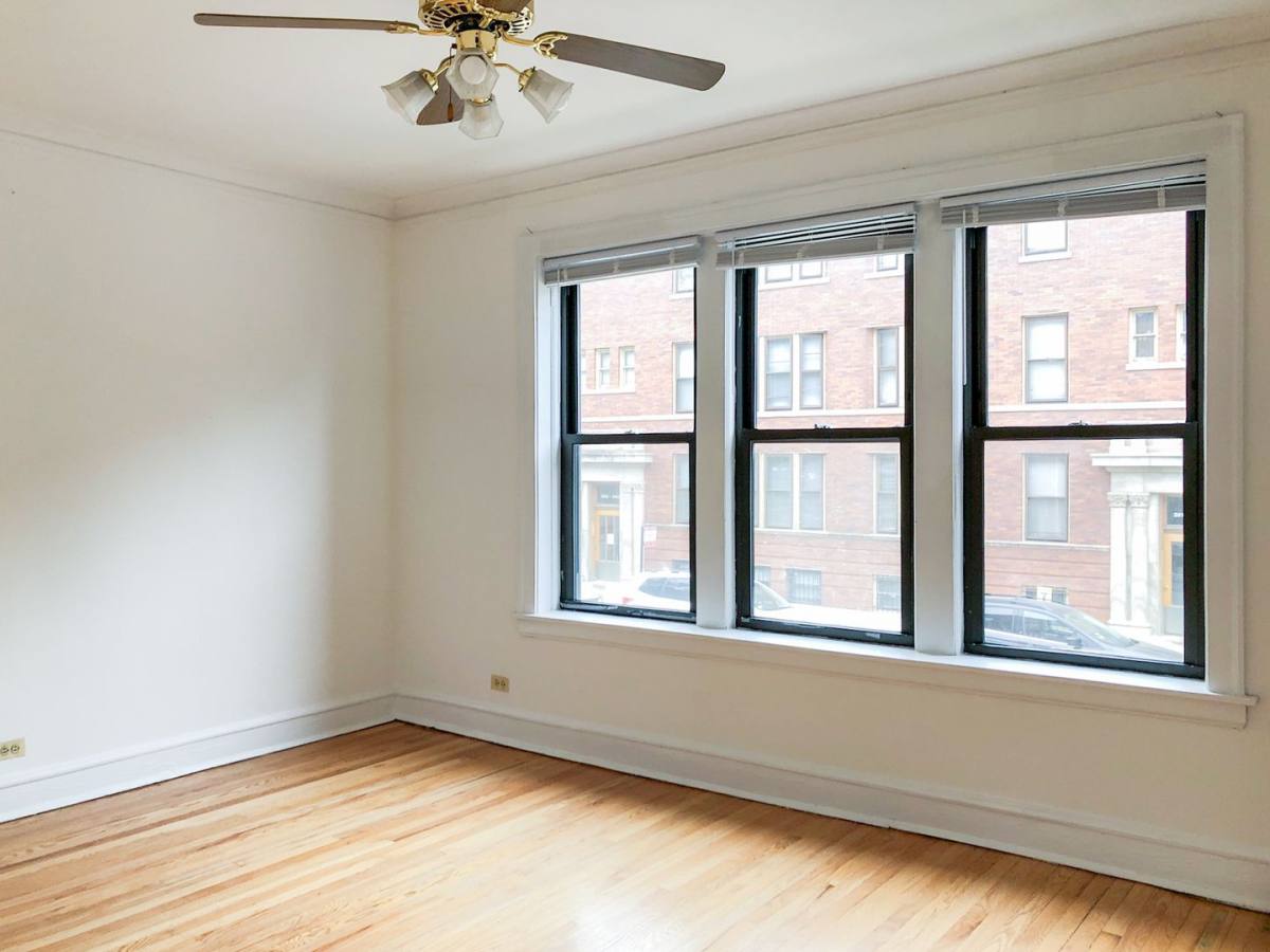 Apartment for rent at 1478 W Byron St, Chicago, IL 60613