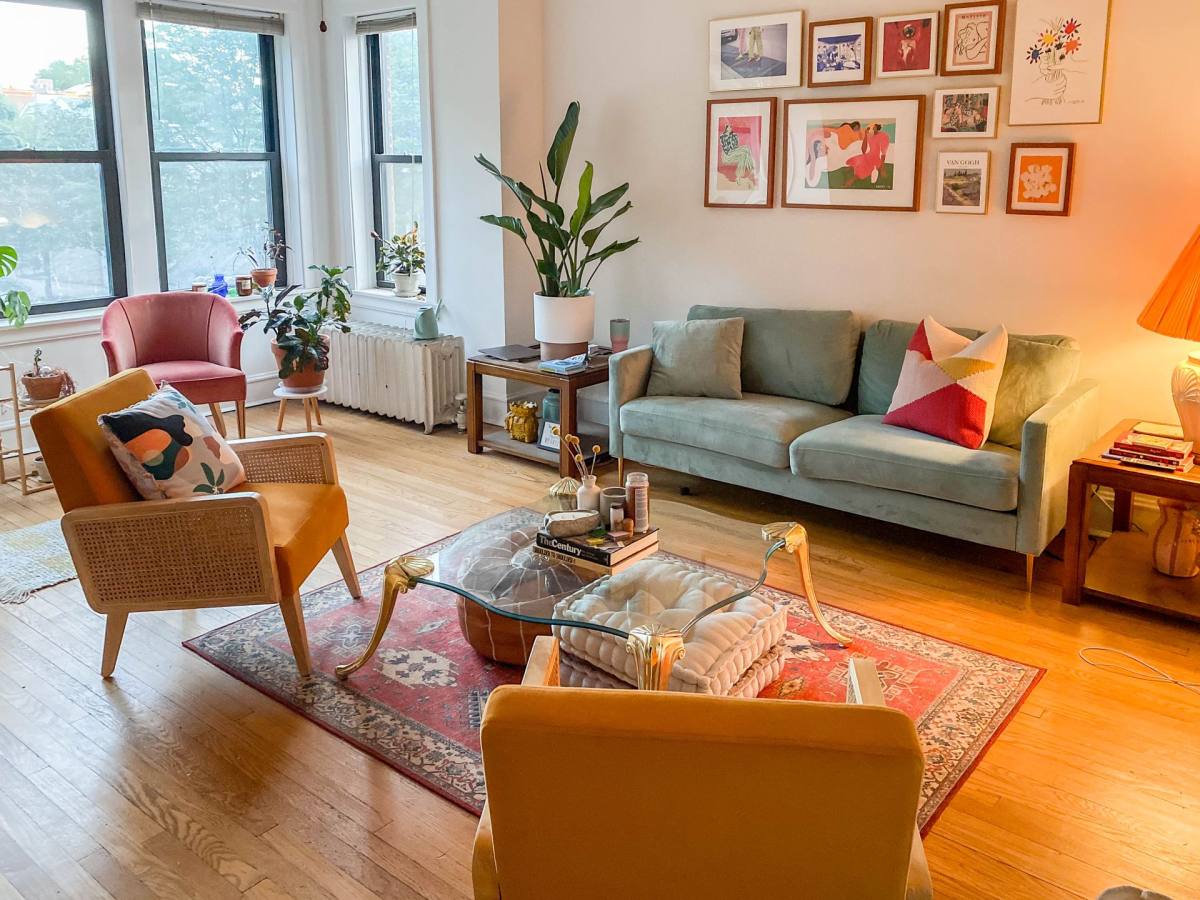 Apartment for rent at 1478 W Byron St, Chicago, IL 60613