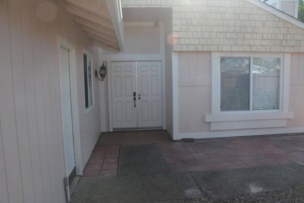 House for rent at 2221 Lynbrook Dr, Pittsburg, CA 94565