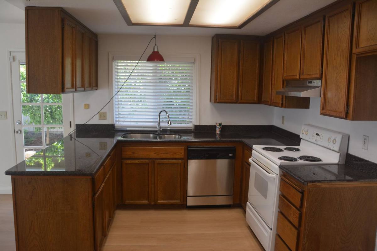 House for rent at 2221 Lynbrook Dr, Pittsburg, CA 94565