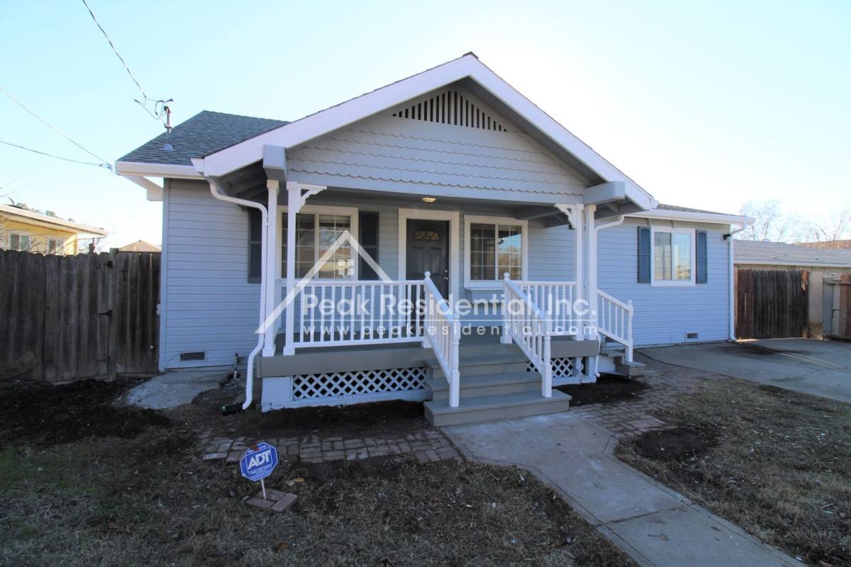 House for rent at 1042 Las Palmas Ave, Sacramento, CA 95815
