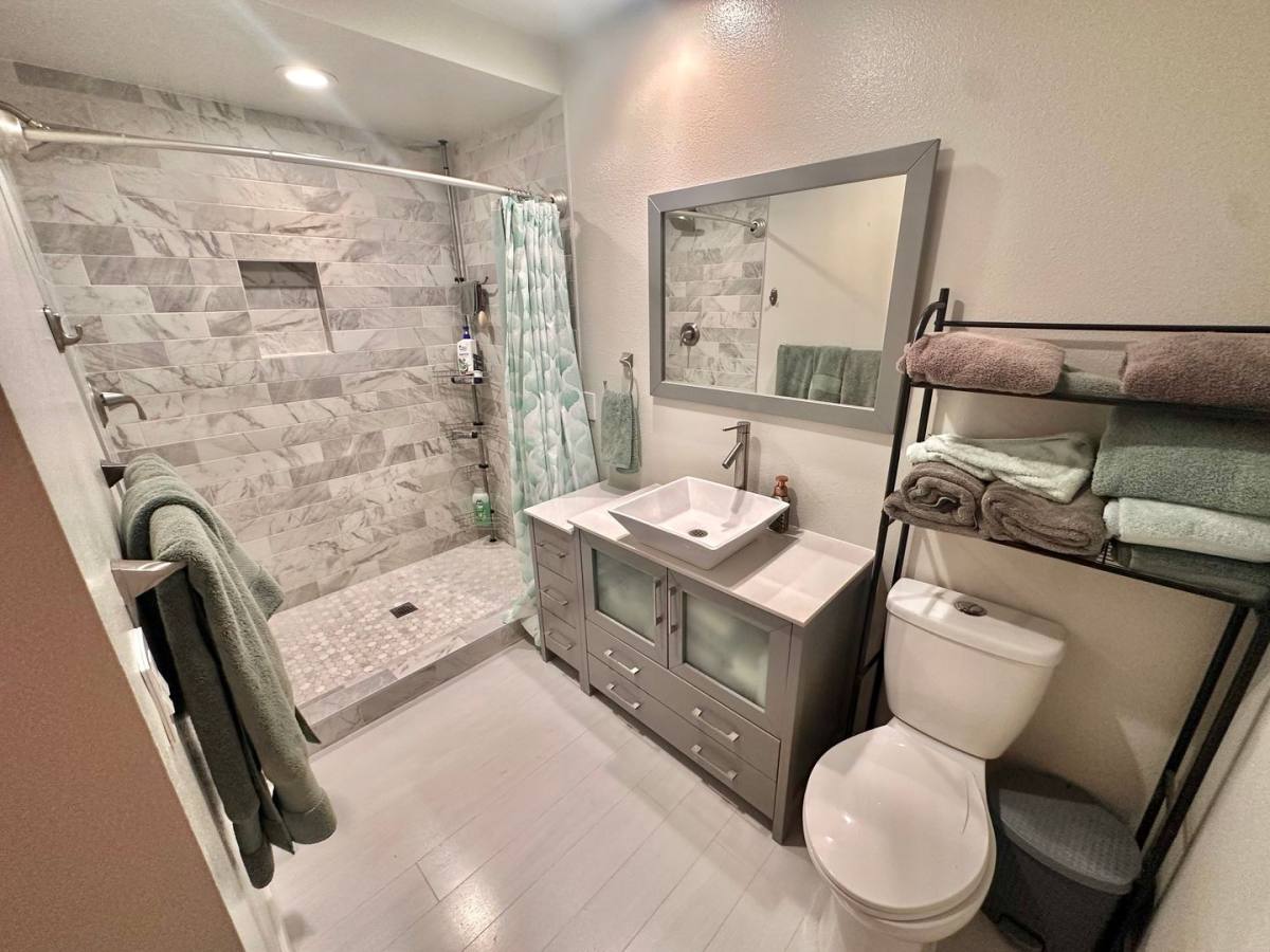 Condo for rent at 9201 NE Juanita Dr #207, Kirkland, WA 98034