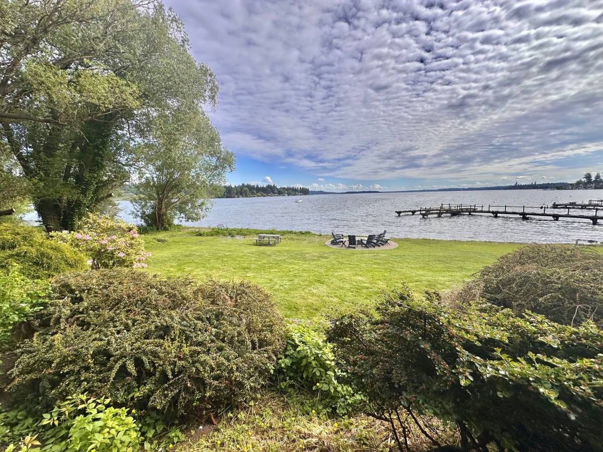 Condo for rent at 9201 NE Juanita Dr #207, Kirkland, WA 98034