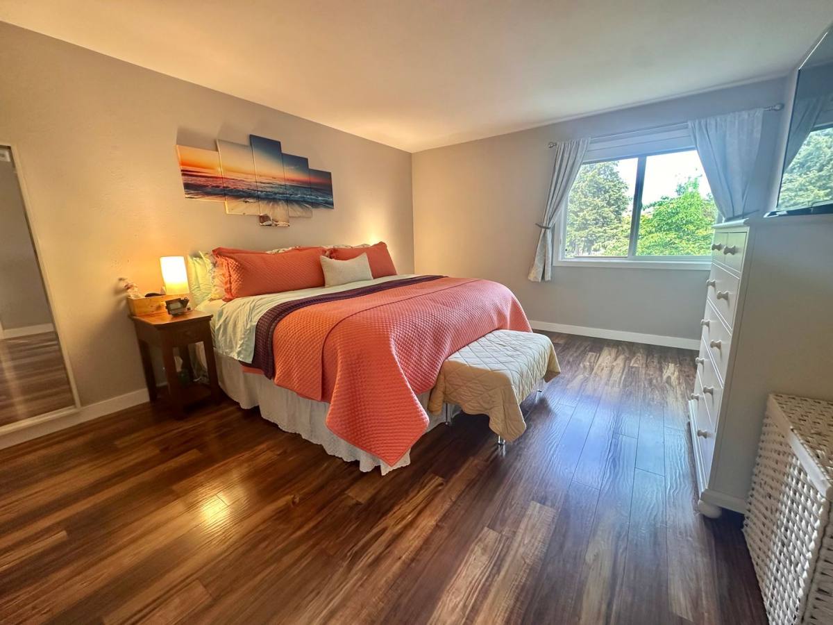 Condo for rent at 9201 NE Juanita Dr #207, Kirkland, WA 98034