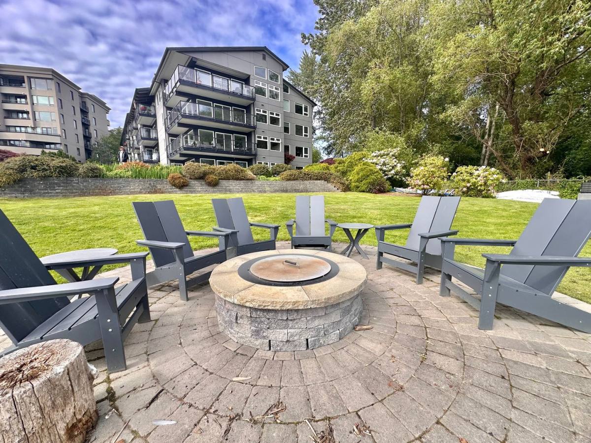 Condo for rent at 9201 NE Juanita Dr #207, Kirkland, WA 98034