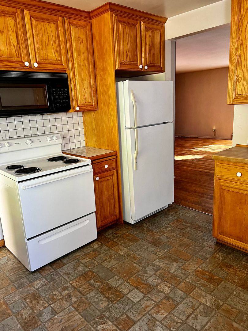 House for rent at 317 S Hartford Ave, Bremerton, WA 98312