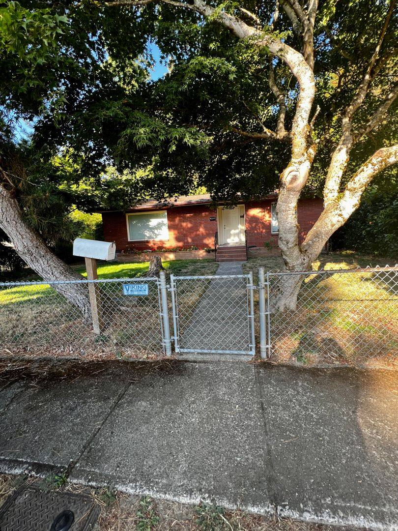 House for rent at 317 S Hartford Ave, Bremerton, WA 98312