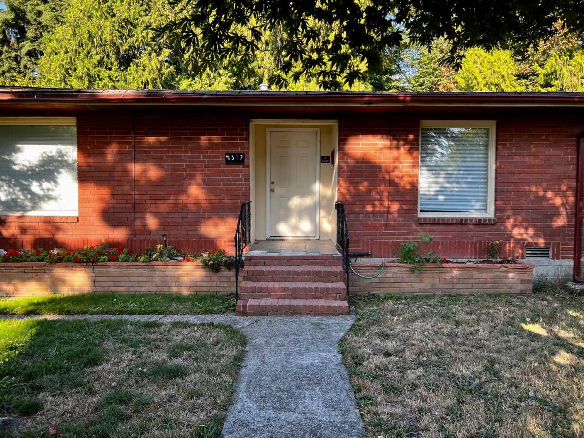 House for rent at 317 S Hartford Ave, Bremerton, WA 98312