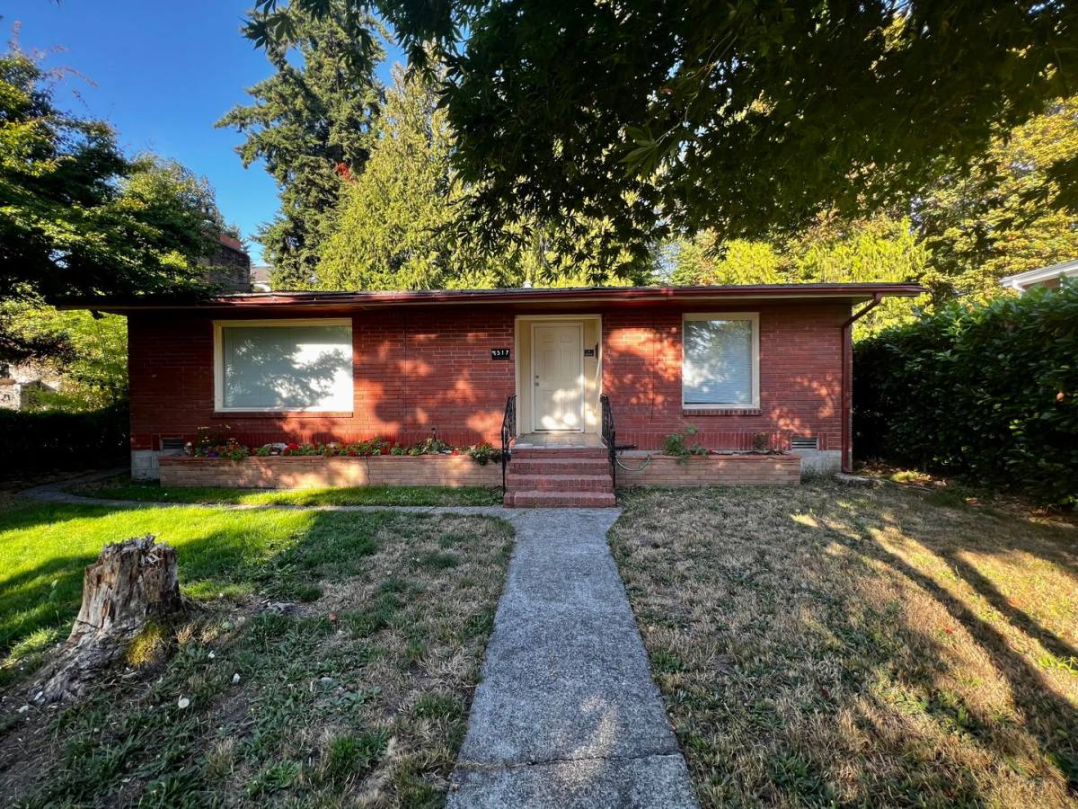 House for rent at 317 S Hartford Ave, Bremerton, WA 98312