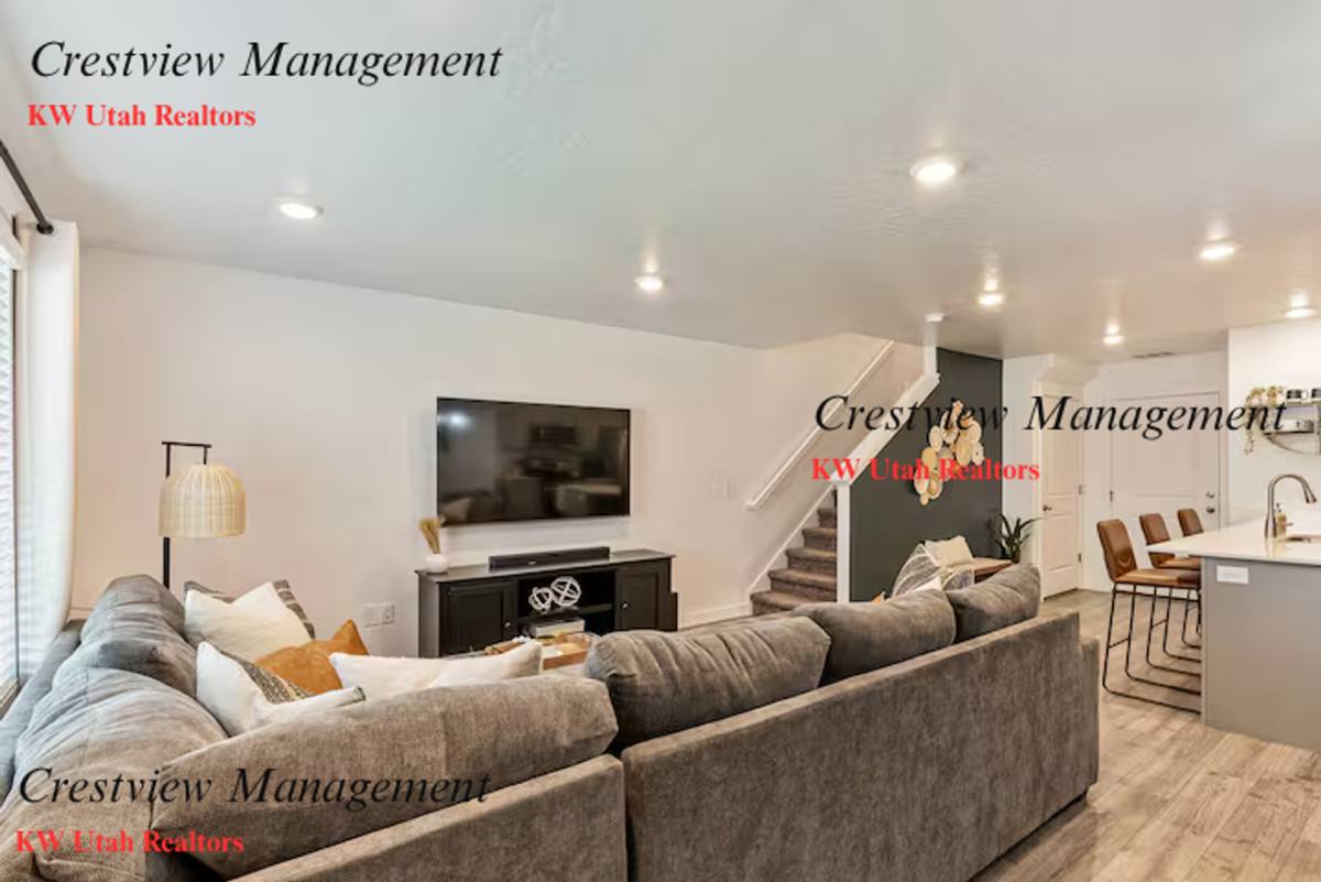 Townhouse for rent at 2803 N Airmen Ave, Layton, UT 84040