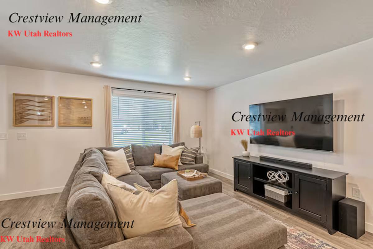 Townhouse for rent at 2803 N Airmen Ave, Layton, UT 84040