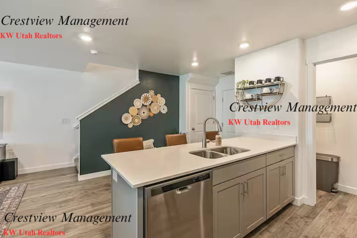 Townhouse for rent at 2803 N Airmen Ave, Layton, UT 84040