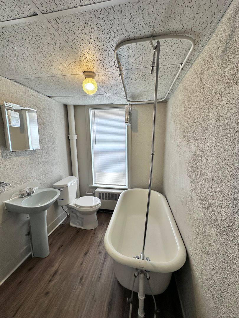 Apartment for rent at 587 W Princess St, York, PA 17401