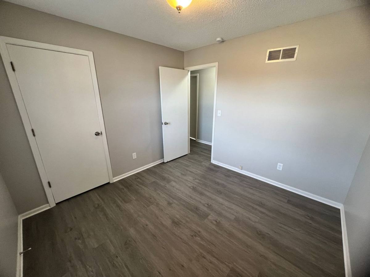 House for rent at 843 W Kansas St, Liberty, MO 64068