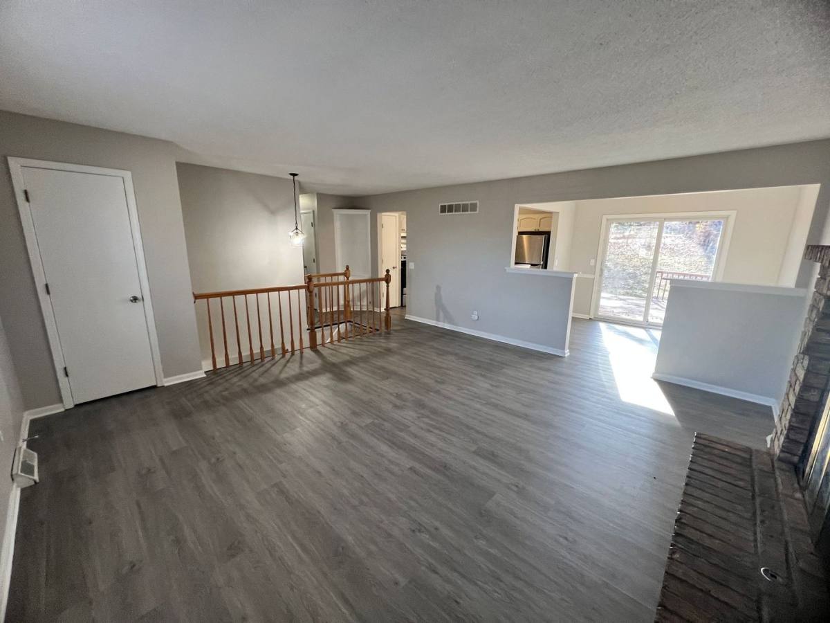 House for rent at 843 W Kansas St, Liberty, MO 64068