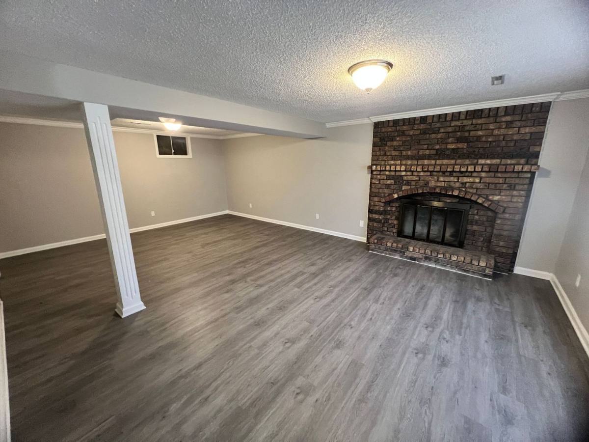 House for rent at 843 W Kansas St, Liberty, MO 64068