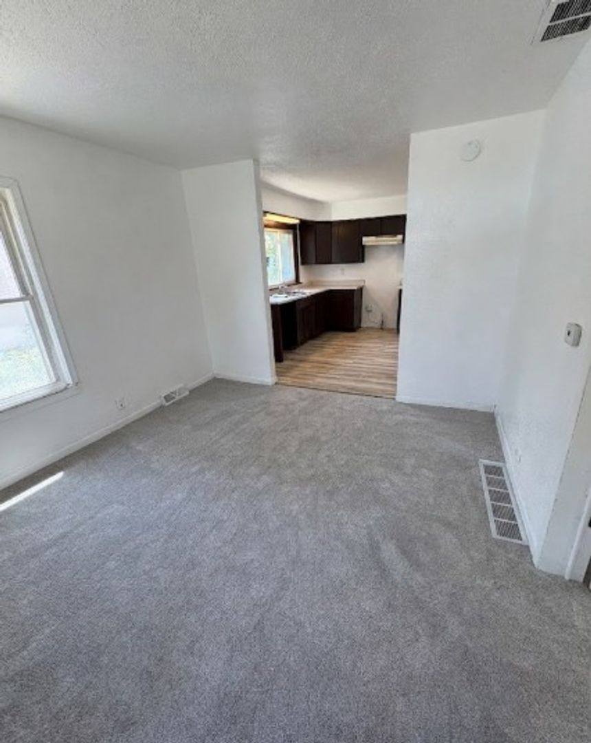 House for rent at 624 Magnolia Parkway, Waterloo, IA 50701