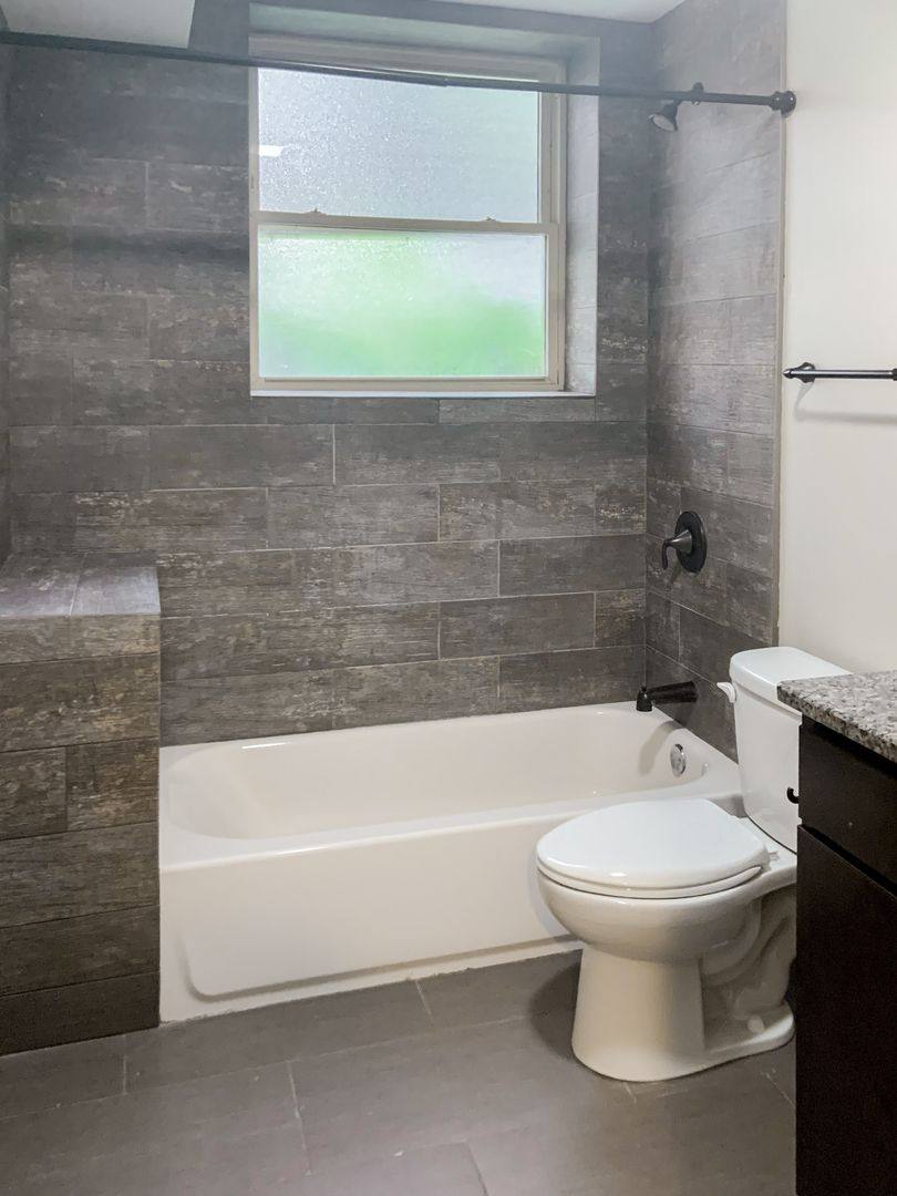 Apartment for rent at 5056 N Winchester Ave, Chicago, IL 60640