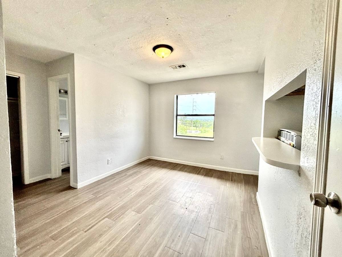 Apartment for rent at 8208 Troost Ave, Kansas City, MO 64131